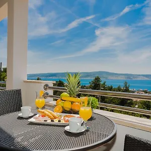  Apartment Tomeri